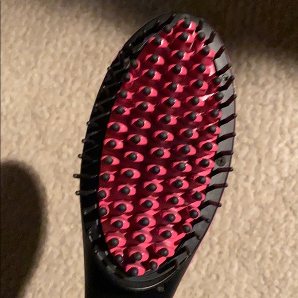 Simply straight hot brush - Picture 4 of 5